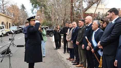 9 de julio: Alfredo Cornejo encabezó el tradicional Toque de Diana en La Puntilla
