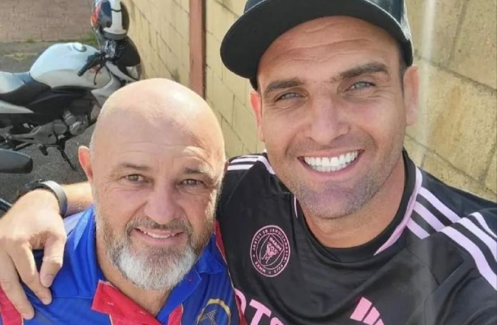 Guilherme Ceretta da Lima iba a ser el juez del Clásico del Sol, pero se difundieron fotos usando la casaca de Las Garzas y lo reemplazaron. / Gentileza.