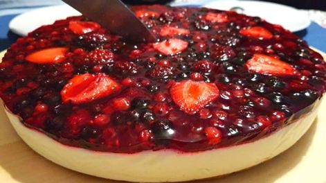 Esta receta puede acompañarse con café, té o incluso bebidas frías, porque combina el sabor dulce y ácido a la vez.