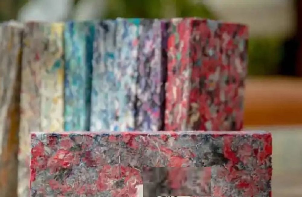 Esta es la manera de crear estos ladrillos para hacer estructuras sólidas que no contaminen.