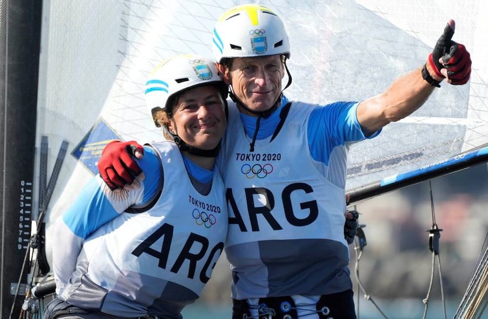 Cecilia Carranza Saroli y Santiago Lange ganaron la medal race de los Juegos Olímpicos de Tokio y terminaron séptimos en la clasificación general.