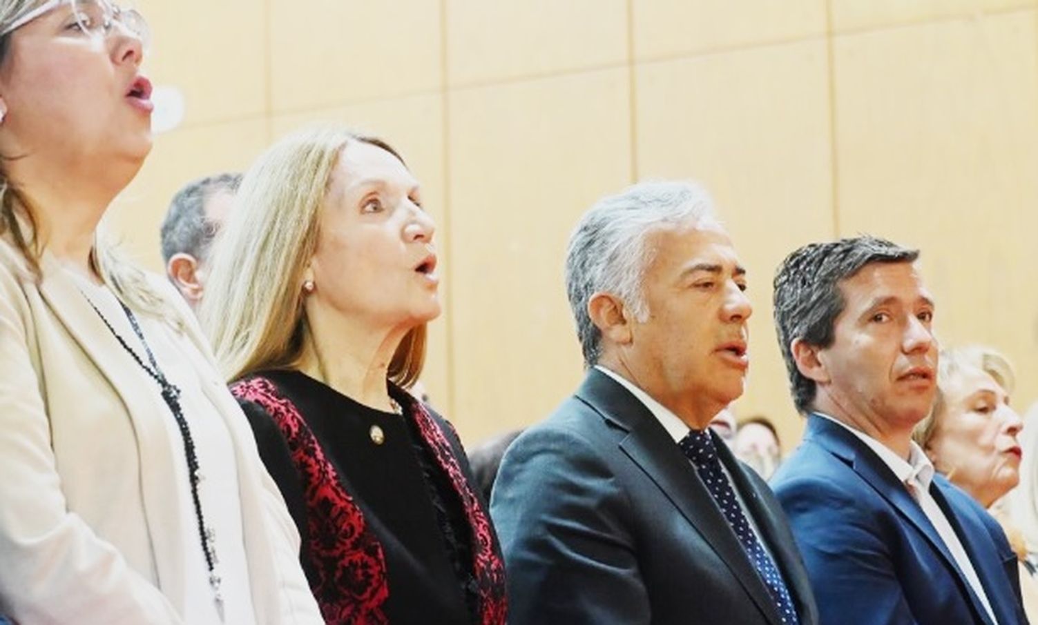 El gobernador Alfredo Cornejo y la rectora de la UNCuyo, Adriana García