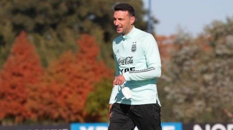 Scaloni tiene 33 jugadores a disposición, pero debe sacar a cinco para completar la lista de 28 que exige Conmebol.