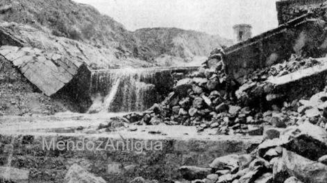 Además de los cuantiosos daños materiales, el aluvión de 1895 se llevó la vida de casi treinta personas.