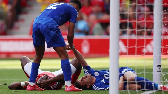 Taiwo Awoniyi tras su lesión.