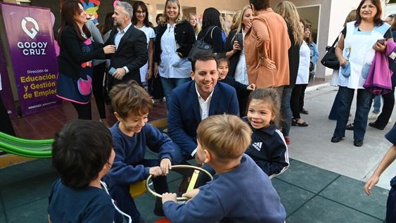 La Muni entregó juegos infantiles a 28 jardines del departamento