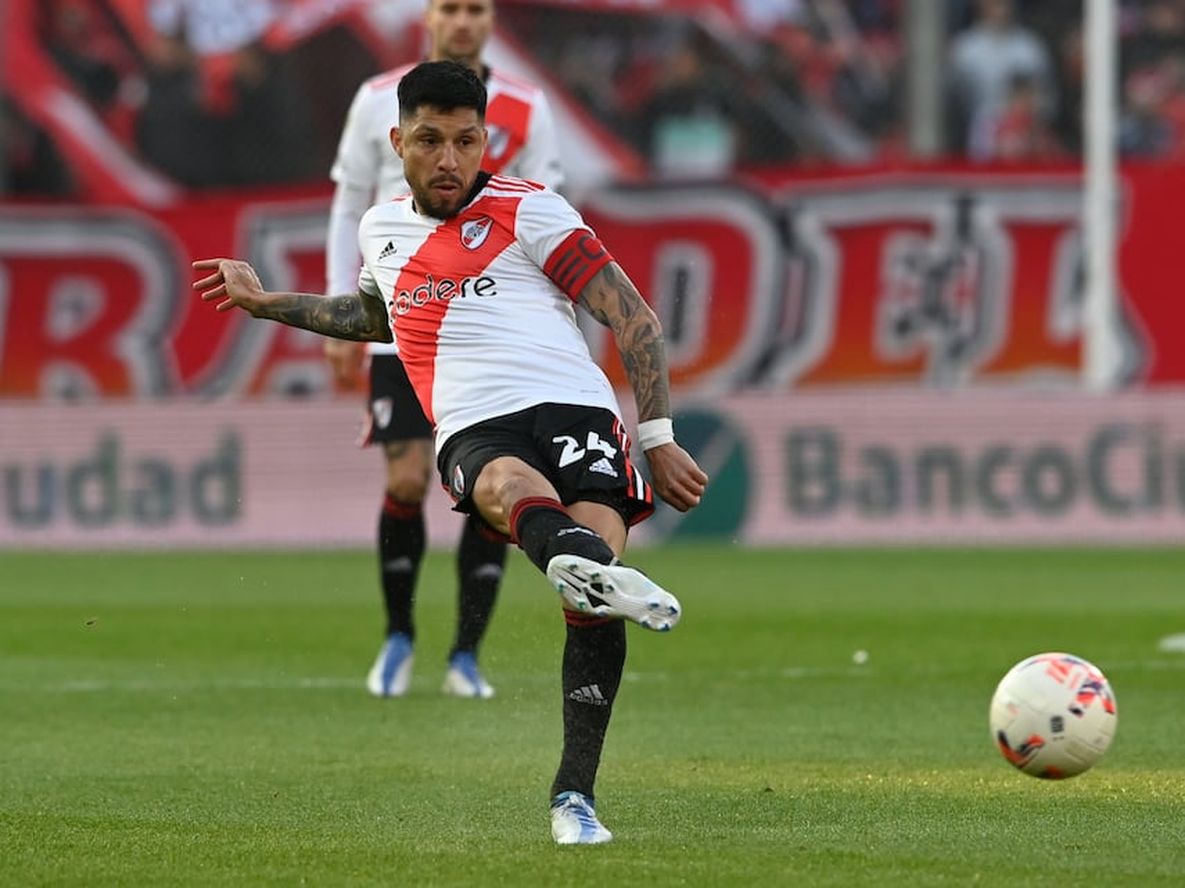El mendocino se mostró recuperado de la molestia que lo sacó del partido con Independiente y jugaría ante Newells.