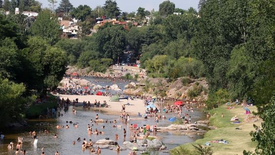 Comenzó la segunda quincena de enero: una escapada de fin de semana a Carlos Paz puede costar alrededor de $30.000 para dos personas (traslados, hoteles y algunas comidas)