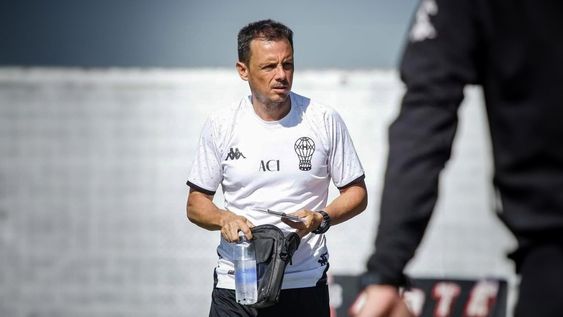 Como ayudante de campo de Kudelka, Marcogiuseppe apuesta por un rol comprometido y cargado de responsabilidad.