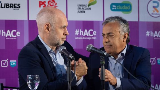 Rodolfo Suárez, Horacio Rodríguez Larreta y Alfredo Cornejo presentaron el Frente Cambia Mendoza en el Club Andes Talleres.  Foto: Ignacio Blanco / Los Andes