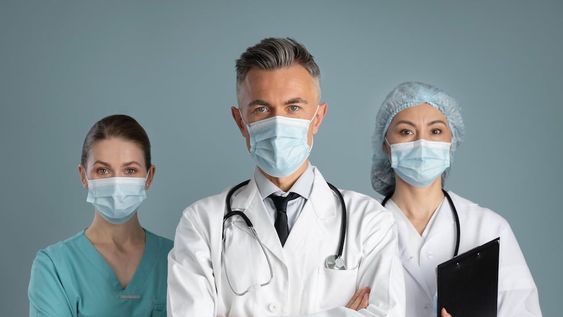 ¡Feliz día, héroes de batas blancas!