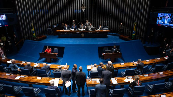 Lula podría vetar la ley que reduce condenas por el golpe en Brasil.