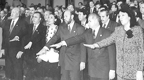 Fariseísmo democrático - Por Héctor Ghiretti