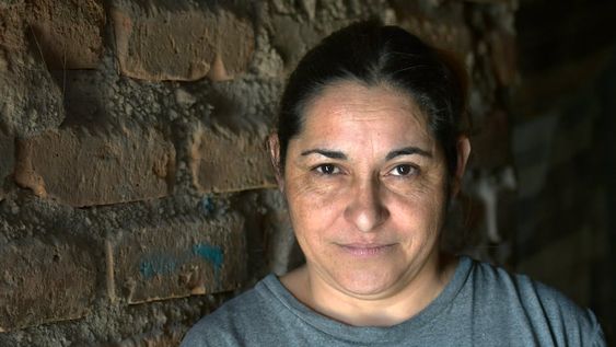 Recicladoras urbanas premiadas Celeste Alam, (42), pertenece al grupo colectivo de COREME que ganaron un premio por reciclar materiales, para transformar basura en juegos para armar y móvilesFoto: Orlando Pelichotti / Los Andes