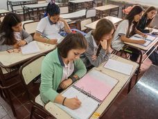 El estudio de Argentinos por la Educación demuestra que las desigualdades sociales no son remediadas por la escuela.Foto: Ignacio Blanco / Los Andes