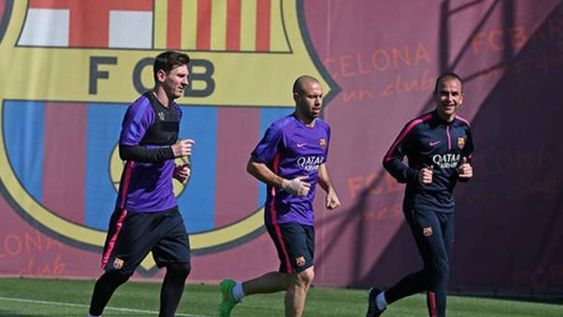 Messi se sumó al Barcelona, pasó la prueba física y jugará el fin de semana