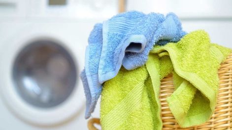 cuantas toallas deberias tener en casa, segun una experta en minimalismo: el metodo para ganar espacio y ordenar el placard