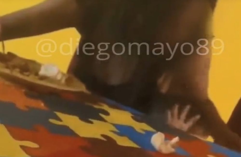 El indignante video de una madre que golpeó a su hijo de un año y le hizo caer un diente: “Le va a crecer”. Foto: Captura Video.