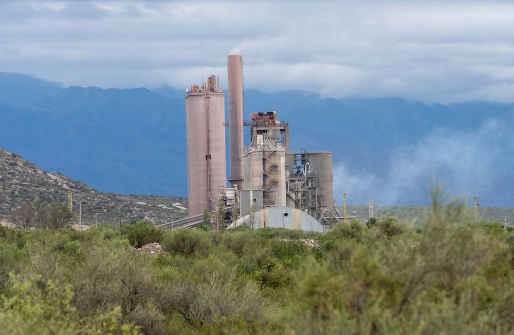 Una compañía del sector de la construcción abrió una convocatoria para profesionales graduados y graduadas de las carreras de ingeniería industrial, mecánica, electrónica, electromecánica, civil y química. Foto: Ignacio Blanco / Los Andes