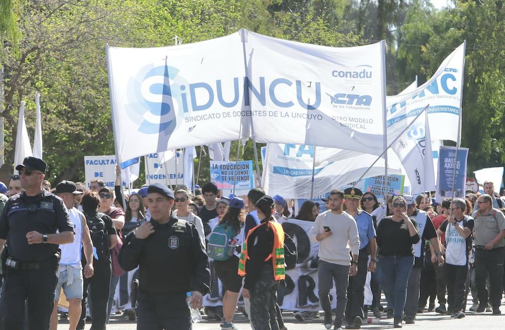 Cientos de personas se movilizaron para reclamar recursos para la universidad pública. Gentileza