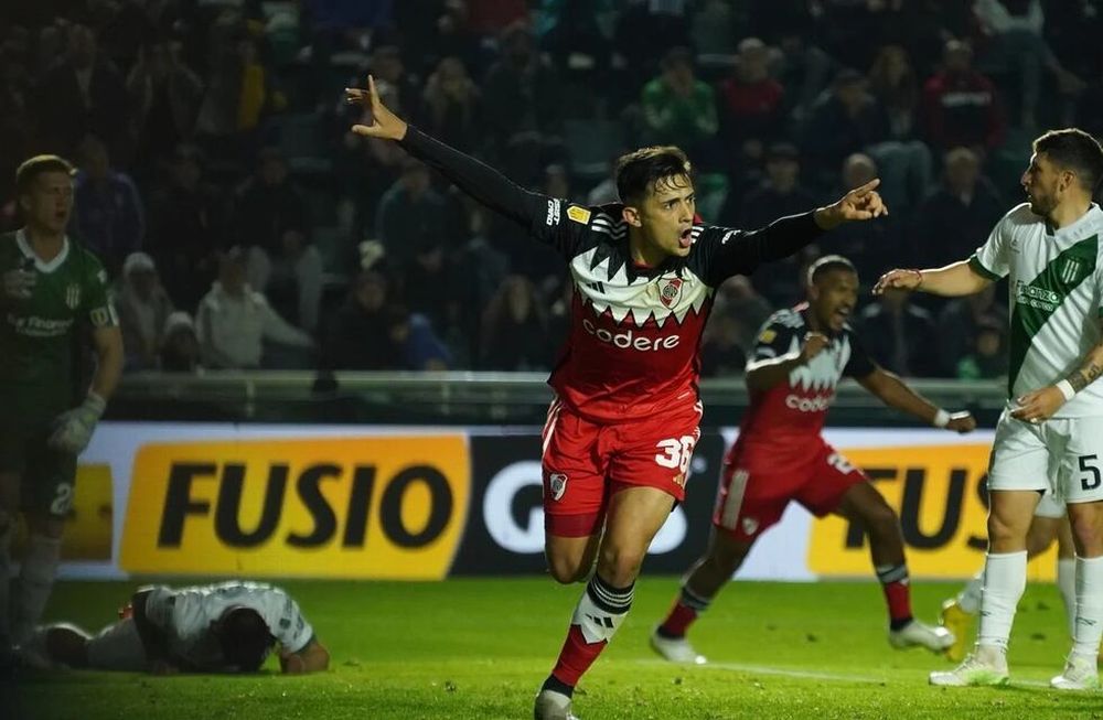 Pablo Solari festeja el 1-0 de River ante Banfield. / Gentileza.