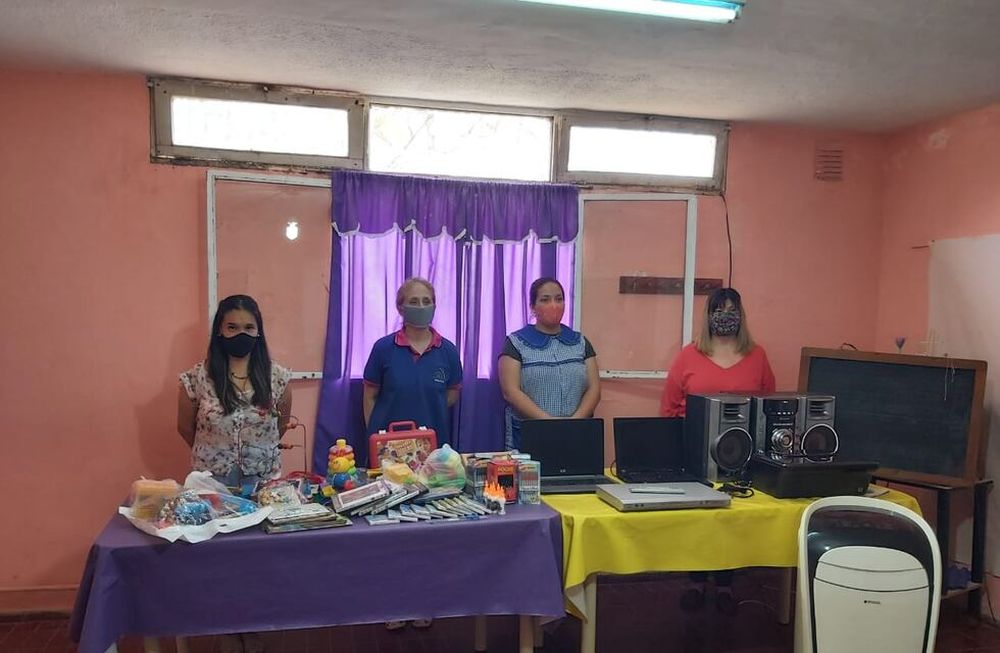 El centro de rehabilitación de La Paz recibió todos los artículos recolectados por Anabella en Buenos Aires.
