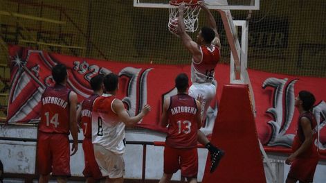 Los Andes | El refuerzo del León, nacido en Estados Unidos, Jonah Underwood, aportó 25 puntos. / Gentileza: Jorge Ruiz.