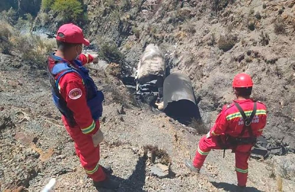 Accidente en Bolivia: explotó camión que trasladaba oxígeno y murieron dos argentinos - Gentileza / El Deber