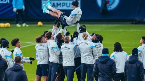 Julián Álvarez fue recibido con honores en Manchester City. (Prensa Manchester City)