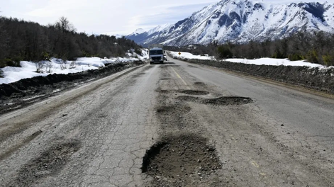 Baches sobre la ruta entre Bariloche y El Bolsón