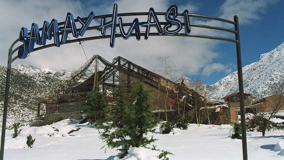 Así fue el espectacular incendio que destruyó uno de los hoteles más lujosos de la cordillera mendocina hace 20 años. Foto: Archivo / Los Andes.