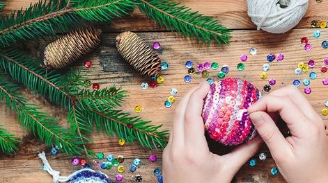 El pino navideño, el muérdago y otros clásicos de Navidad y Año Nuevo son adaptaciones curiosas de otras tradiciones.