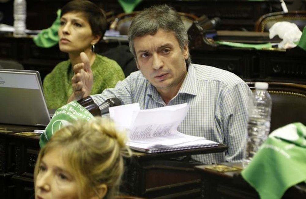 En la iniciativa estuvieron trabajando el jefe de la bancada del Frente de Todos en Diputados, Máximo Kirchner, y el legislador oficialista Carlos Heller. / Gentileza