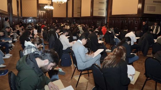 Residencias médicas 2026: el Ministerio de Salud de la Nación publicó en su página web el padrón definitivo de los postulantes habilitados para rendir el Examen Integrado