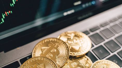 ¿Cómo es la regulación de las criptomonedas en los distintos países de la región? Foto de Alesia Kozik en Pexels.