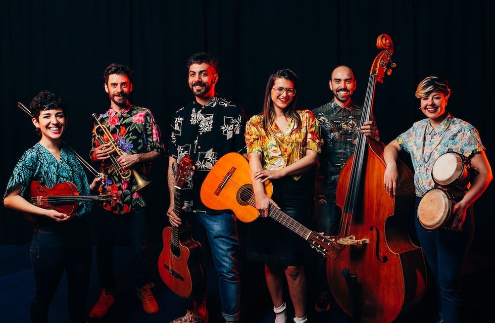 La banda de boleros Diamantes del Päraway se presenta por primera vez de manera presencial desde que comenzó la pandemia. Un recorrido por los clásicos del género.