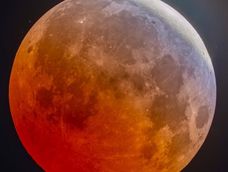 Eclipse lunar parcial: así se vio la Luna de sangre en Argentina y otros países.