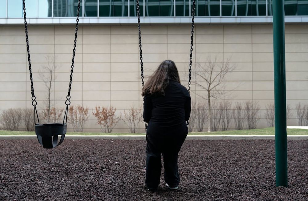 En los últimos tres años, Mendoza registró una realidad alarmante y persistente: las muertes por suicidios superan a las ocurridas por accidentes de tránsito y a los homicidios. En los últimos tres años, Mendoza registró una realidad alarmante y persistente: las muertes por suicidios superan a las ocurridas por accidentes de tránsito y a los homicidios.