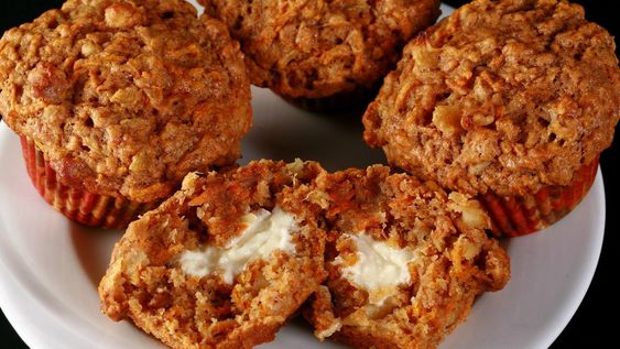 con 2 zanahorias y 3 huevos, hace esta receta proteica de muffins salados sin harinas