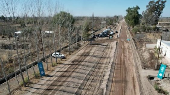 Junto a Vialidad Mendoza, el intendente de San Martín inauguró otros 8 kilómetros de ciclovía en el carril Montecaseros