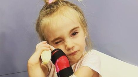 Los Andes | Tras 3 operaciones y una historia de vida que conmovió al mundo, la pequeña Juanita vuelve a Mendoza. Foto: Instagram @todo.por.juanita