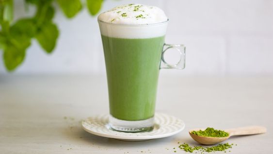 El té matcha se puede combinar en comidas por sus múltiples beneficios.