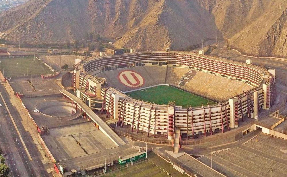 Fútbol. Estadio Monumental de Lima, que pertenece al club Universitario
