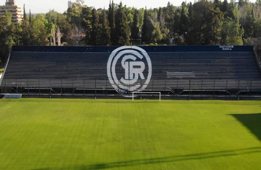 Independiente ultima detalles para tener su estadio en óptimas condiciones. En la fecha 3, ante Mitre de Santiago del Estero, será local frente a miles de hinchas azules. / CSIR