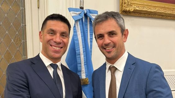 El diputado nacional Facundo Correa Llano junto al presidente de la Cámara Baja y titular de LLA en La Rioja, Martín Menem. Foto: X @fcorreallano