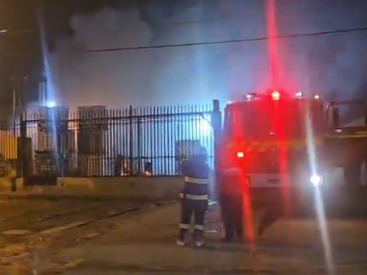 Video: se incendió una empresa agroquímica de Guaymallén