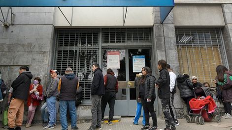 Por la alta demanda para el IFE se modificó el horario de inscripción. Foto: Orlando Pelichotti
