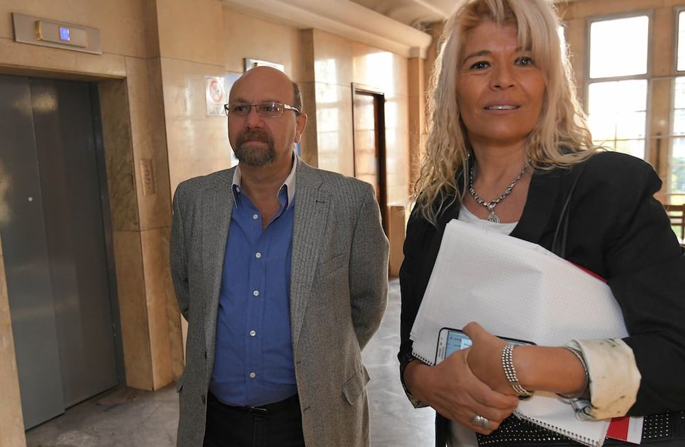 Luis Lobos y su ex esposa, Claudia Sgró, ya están condenados. Ahora la ex suegra del ex intendente y madre y de Sgró, quiere evitar el juicio oral y público.
