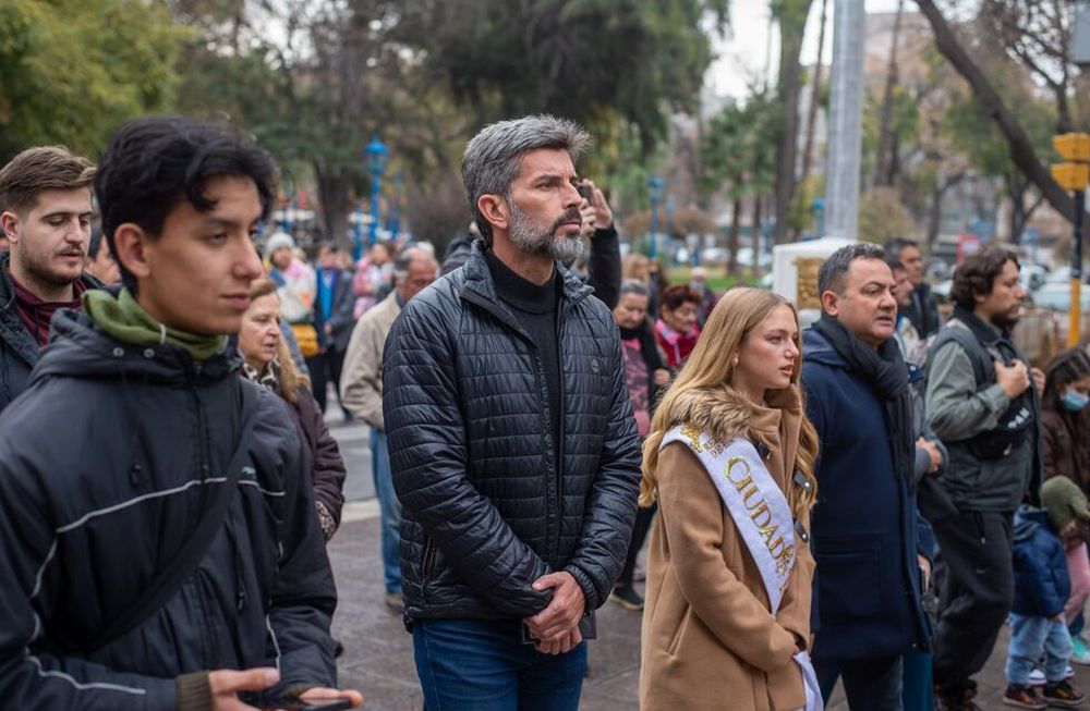 El intendente de la Ciudad acompañó a vecinos y vecinas en la celebración del Santo Patrono de la provincia