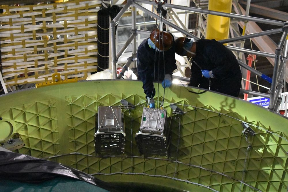 Construcción del microsatélite argentino ATENEA, que participa de la misión Artemis II de la NASA a la Luna